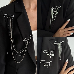 Vintage Punk Safety Pin Brooch For Women Alloy Metal Chain Tassel Star Heart Cross Faux Artificial Pearl Crystal Clothing Decoration Accessory