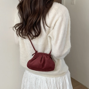 Fashionable wine red pleated cloud crossbody bag in premium suede for winter 2025