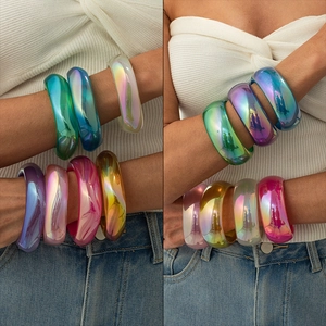 Bracciale Rigido in Resina Iridescente Donna Geometrico AB Colorato Acrilico Fascia Larga Gioielli da Mano Y2K Retro Lucidato Accessori Moda