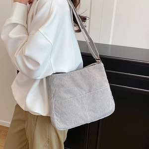 Sac bandoulière carré minimaliste en velours côtelé gris clair à rayures