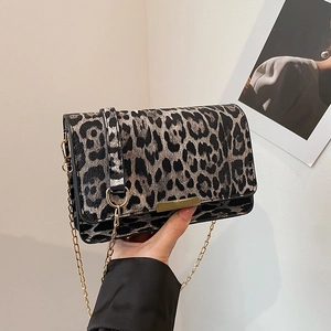 Women Leopard Print Crossbody Bag Fashion PU Leather Gold Chain Strap Shoulder Bag Square Flap Handbag Minimalist Clutch Bag