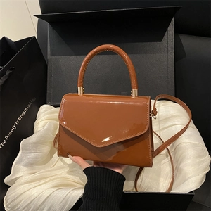 Fashion Glossy Patent Leather PU Shoulder Crossbody Bag For Women V Flap Small Square Handbag With Golden Hardware Purse