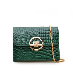 Borsa a tracolla verde scuro motivo coccodrillo con catena dorata e chiusura in metallo