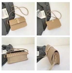 Vues détaillées du sac bandoulière tissé beige avec fermoir en métal et bandoulière