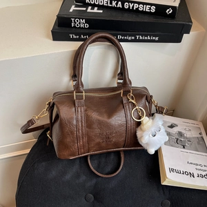 Retro PU Leather Boston Handbag Top Handles Detachable Shoulder Strap Fashionable Crossbody Bag For Women Plush Charm