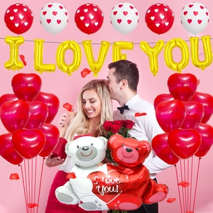 Kit ballons Saint-Valentin avec lettres I Love You, cœurs et décor de couple romantique