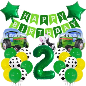 Décoration 2ème anniversaire ferme avec ballons tracteur et bannière verte joyeux