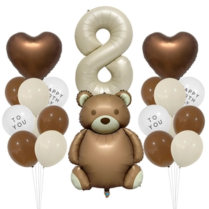 Set di palloncini per l'ottavo compleanno con orso e cuori in caldi toni della terra