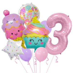 Détail du kit de ballons 3 ans thème glace et donut avec chiffre 3 rose et gâteaux