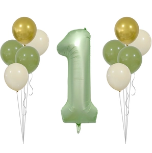 Ensemble détaillé de ballons vert olive et crème avec un grand ballon chiffre 1