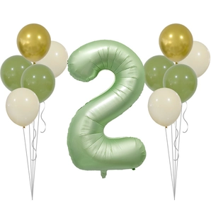 Kit de ballons d'anniversaire vert olive et crème avec grand ballon chiffre 2 en métal mat
