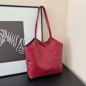Woven PU Leather Tote Bag Large Capacity Magnet Buckle Shoulder Handbag Chic Urban Commuter Style For Women