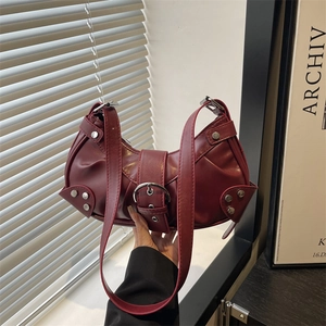 Women Vintage Pleated PU Leather Shoulder Bag Y2K Punk Underarm Hobo Bag With Rivets Metal Buckle Commuter Crossbody Bag
