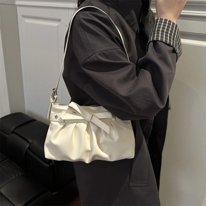 Cream pleated bow shoulder bag with star charm and cloud texture for women