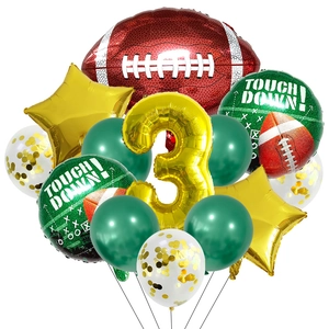 Détail d'un lot de 13 ballons foot américain pour 3e anniversaire avec formes en aluminium