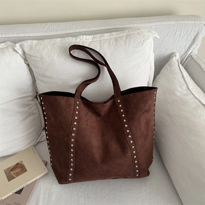 Sac Cabas en Daim Rétro Grande Capacité Femmes Sac à Épaule Vintage avec Rivets Sac Hobo Polyvalent Élégant en Daim