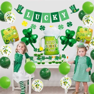 St. Patrick's Day Party-Set mit Kleeblatt-Ballons, Glücks-Banner und Tortenaufsätzen