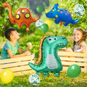 Kinder feiern Geburtstag im Freien mit bunten Dinosaurier-Aluminium- und Latexballons