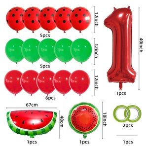 Detalle del juego de globos de fiesta de sandía con puntos de látex y formas de aluminio