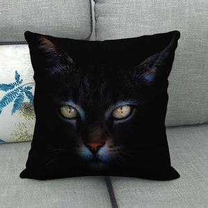Detail of the high-quality cat face print on a soft square linen pillowcase