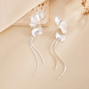 Silver metallic 3D flower earrings with elegant long tassel snake chains for women