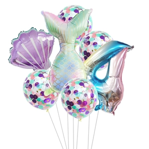 Detail der Meerjungfrau Partyballons mit Muschel Fischschwanz und Nummer 4 Folienballon