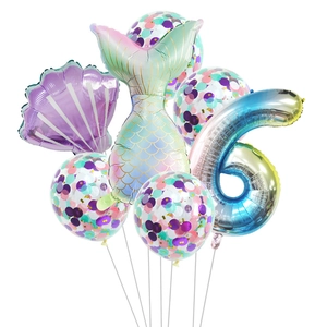 Detailset aus Meerjungfrauenschwanz Muschel und Regenbogenzahl Ballons für Geburtstage