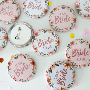 Tinplate floral bridal badges with TEAM Bride and Bride TO BE text for wedding party decor
