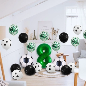 Kit déco fête football avec ballon chiffre 8 vert et ballons en latex assortis