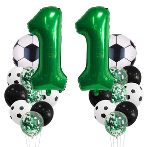 Déco de fête foot avec ballons chiffre 11 verts et ballons en latex à motif football