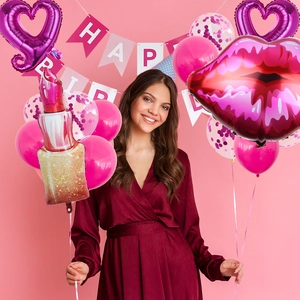 Détails du kit de fête avec ballons rouge à lèvres et bannière Joyeux Anniversaire