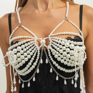 Chaîne de corps élégante avec perles blanches et pendentifs gouttes pour style plage