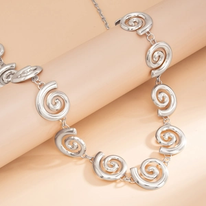 Catena da vita argentata con maglie a spirale in metallo lucido e design creativo