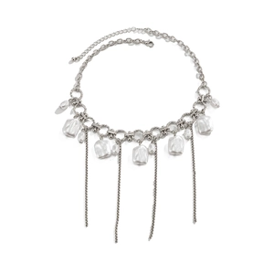 Silberne Quastenkette mit Barockperlen und Kettendetails für Damen im Boho-Stil