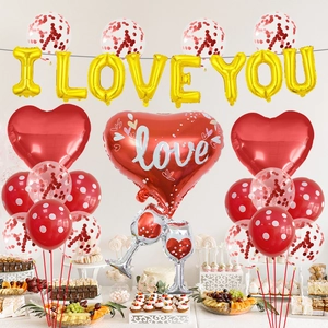 Kit de ballons I LOVE YOU avec coupe de champagne et cœurs rouges pour déco mariage