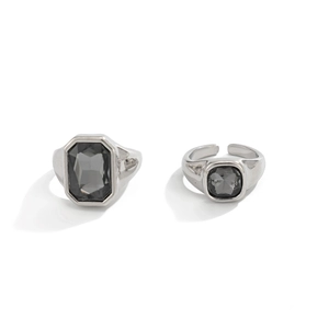 Anelli eleganti in argento con diamanti acrilici grigio scuro in forme rettangolari e quadrate