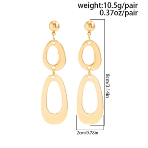 Detail showing dimensions and weight of gold geometric irregular flower drop earrings