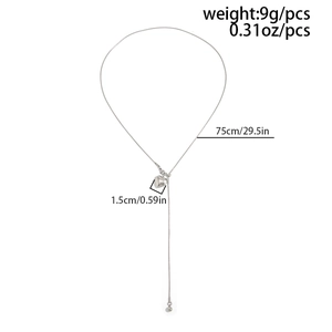 Detail van afmetingen van zilveren hartjes hanger ketting met verstelbare ketting
