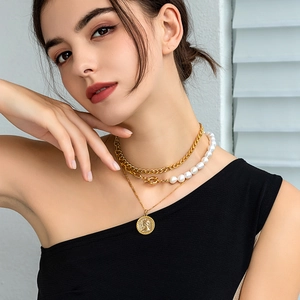 Three-layer 18K gold plated necklace with baroque pearls and vintage portrait coin pendant