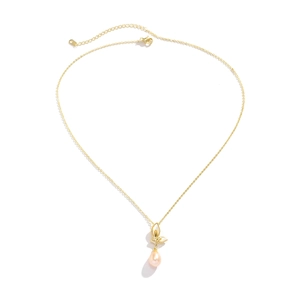 Collier élégant papillon doré avec un pendentif en perle naturelle en forme de goutte d'eau