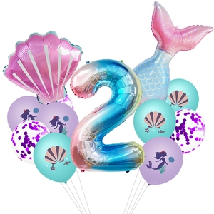 Decorazione 2° compleanno sirena con numero 2 sfumato e palloncini a conchiglia