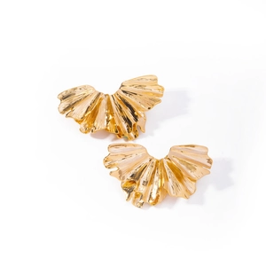 Elegant 18K gold-plated fan-shaped pleated stud earrings with a bold metallic texture