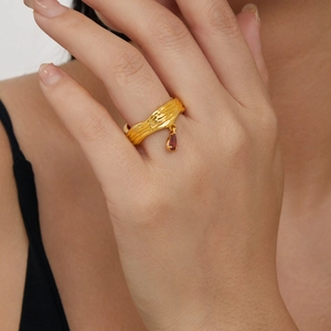 Offener Ring Kupfer 18K Vergoldet Unregelmäßige Lava Textur Roter Birne Zirkonia Anhänger Verstellbar Vintage Damen
