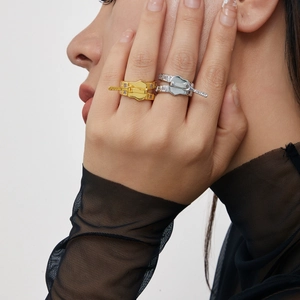Kreativer 18K vergoldeter Reißverschluss-Ring mit Zirkonia-Steinen und breiter Öffnung