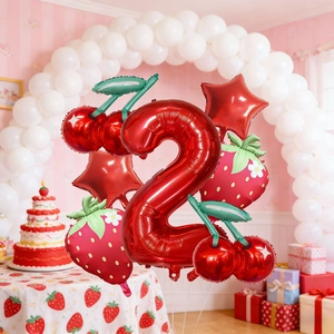 Set de ballons fraise et cerise avec chiffre 2 rouge pour décor de fête d'enfant