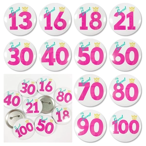 Badge Rond en Fer-Blanc Célébration Doux Anniversaire Avec Couronne Pour Décoration de Fête d'Anniversaire Pour Hommes Femmes Ados