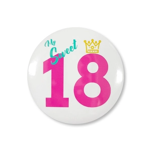Détail du badge du 18e anniversaire avec texte My Sweet 18 et icône de couronne