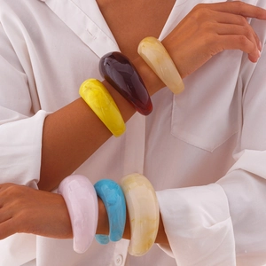 Bracelet Jonc En Résine Fait Main Pour Femme Minimaliste Ouvert En C Épais Manchette En Acrylique Bijoux De Mode