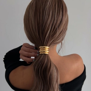 Anello per capelli in metallo dorato minimalista con design a triplo strato per coda