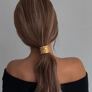 Polsino per capelli minimalista in metallo dorato a strati con finitura testurizzata chic